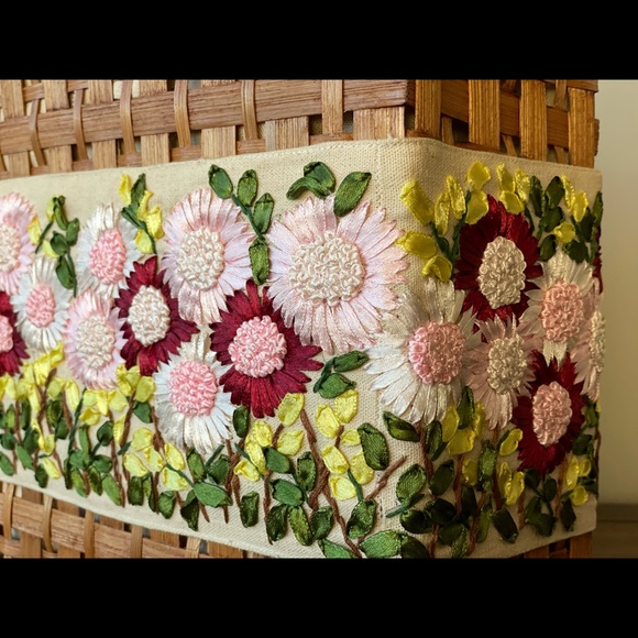 Silk embroidered daisies bag (large) - Picture 4 of 7